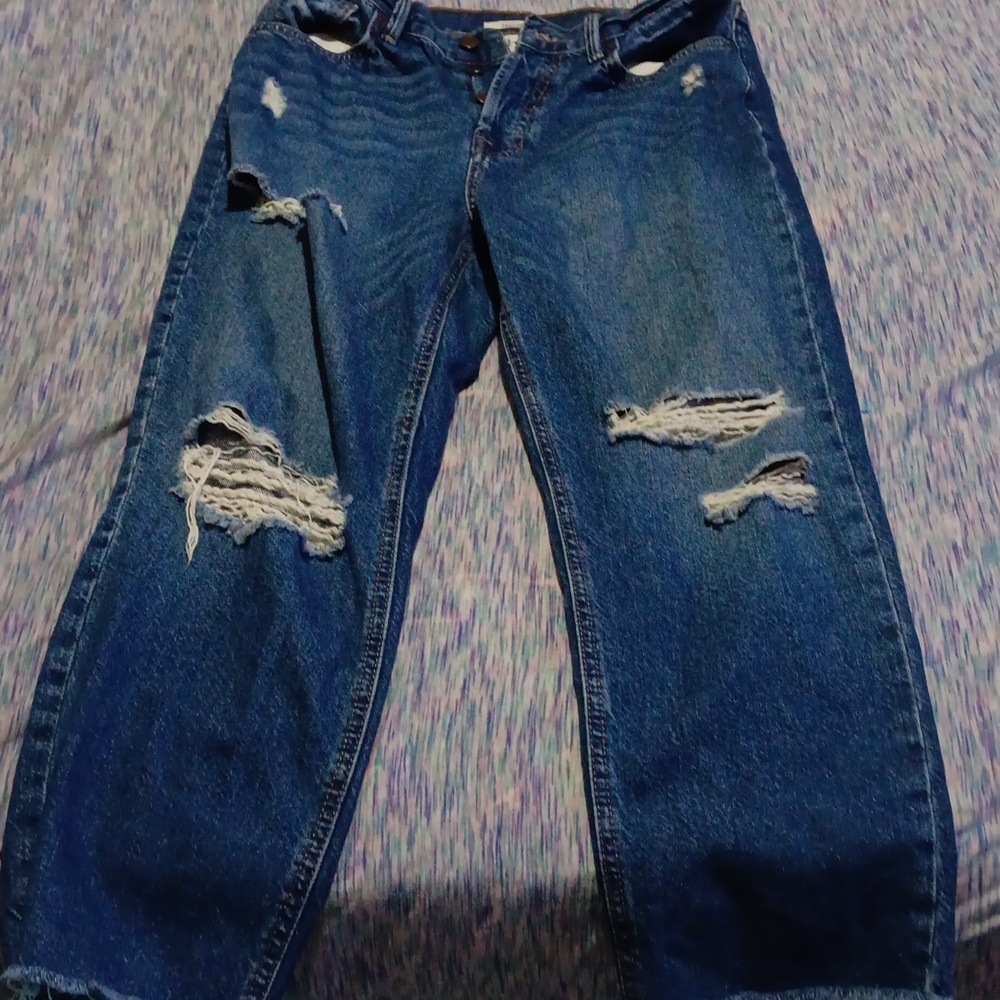Forever 21 ankle ripped jeans